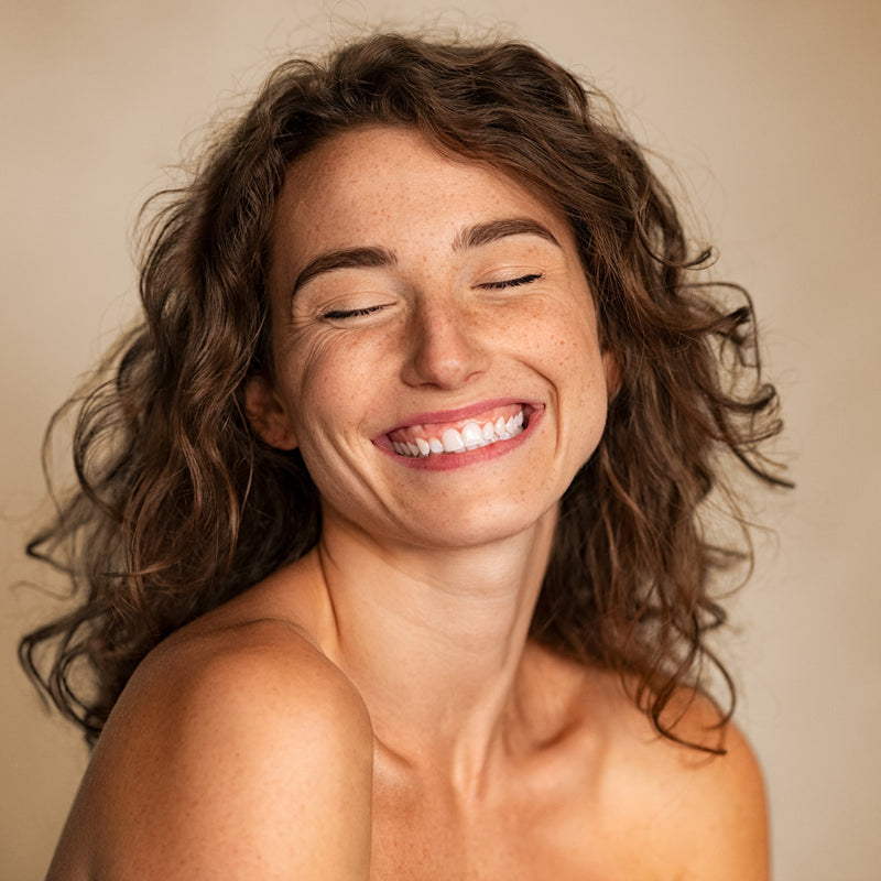 Femme à la peau éclatante - Beauté de la peau - Wellvita Côte d'Ivoire